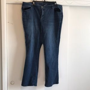 Denim jeans with back pocket details